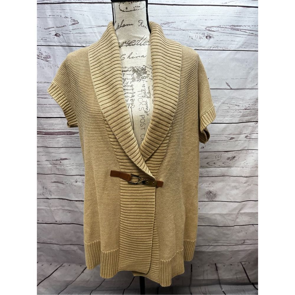 Chaps XL nwt sweater with clasp.
Measurements in pictures‎
